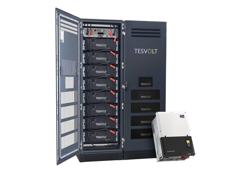 Der Hochvolt-Gewerbespeicher TS-HV 70 wurde auf 16 Batteriemodule erweitert und erreicht dadurch Gesamtkosten von unter 10 Cents pro gespeicherter kWh Strom. (Foto: TESVOLT)