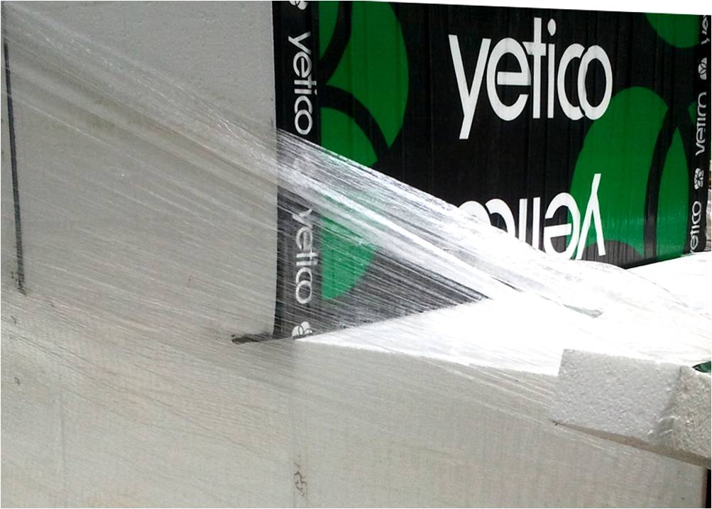 Die weißen Yetico EPS-Standarddämmplatten werden zur Dämmung von Gebäudetrennwänden u.a. Boden, Fassaden, Dächer, Terrassen eingesetzt. (Foto: energie-experten.org)