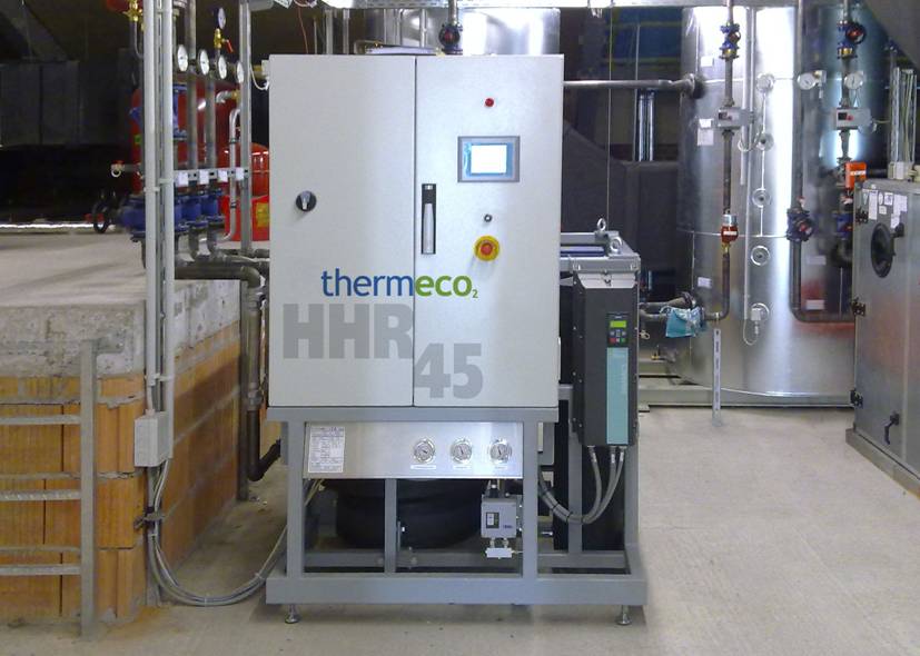 Die Abluftwärmepumpe HHR 45 von thermea ist in das Nahwärmenetz der Fachhochschule Südwestfalen in Soest eingepasst und kann im Sommer die Mensa der FH allein durch die Abwärme der Lüftungs- und Kälteanlage versorgen. (Foto: thermea Energiesysteme GmbH)