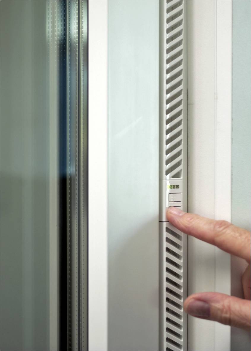 Integrierter Lüfter im Fensterprofil (Foto: Verband Fenster + Fassade (VFF)/ HAUTAU)