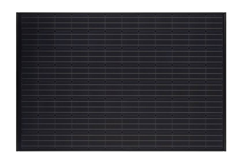 Das komplett schwarze Hochleistungsmodul HIT KURO mit 320 und 325 Wattpeak Leistung bietet eine ansprechende Optik und einen hohen Solarertrag. (Foto: Panasonic)