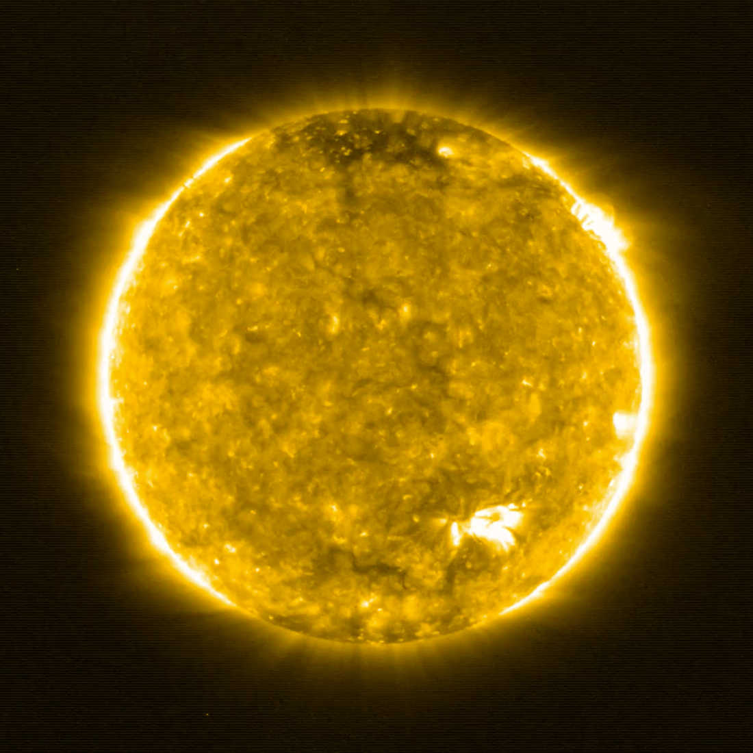 Der Extrem-Ultraviolett Imager (EUI) auf dem ESA-Satelliten Solar Orbiter nahm 2020 Bilder von Miniatur-Sonneneruptionen auf. (© The European Space Agency (ESA))