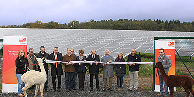 Hier sehen Sie die feierliche Eröffnung des Solarparks Neustadt-Birkig