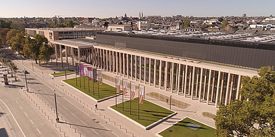 Hier sehen das RheinMain Congress Center in Wiesbaden