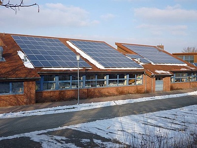 Bürgersolarkraftwerk Bündelung privater Dachflächen erschließt weiteres Solarpotenzial_Foto_DUB
