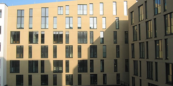 Das Bild zeigt den Neubau der Sparkasse Krefeld