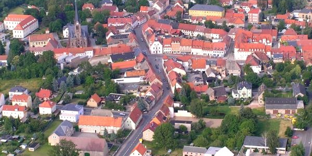 Das Bild zeigt den Wohnpark Wilsdruff aus der Luftansicht.