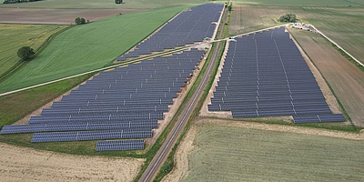 Das Bild zeigt den Solarpark Pasewalk