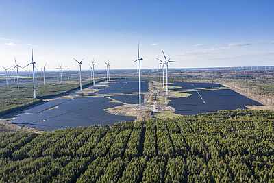 Das Bild zeigt den 170-MW-Solarpark in Klettwitz
