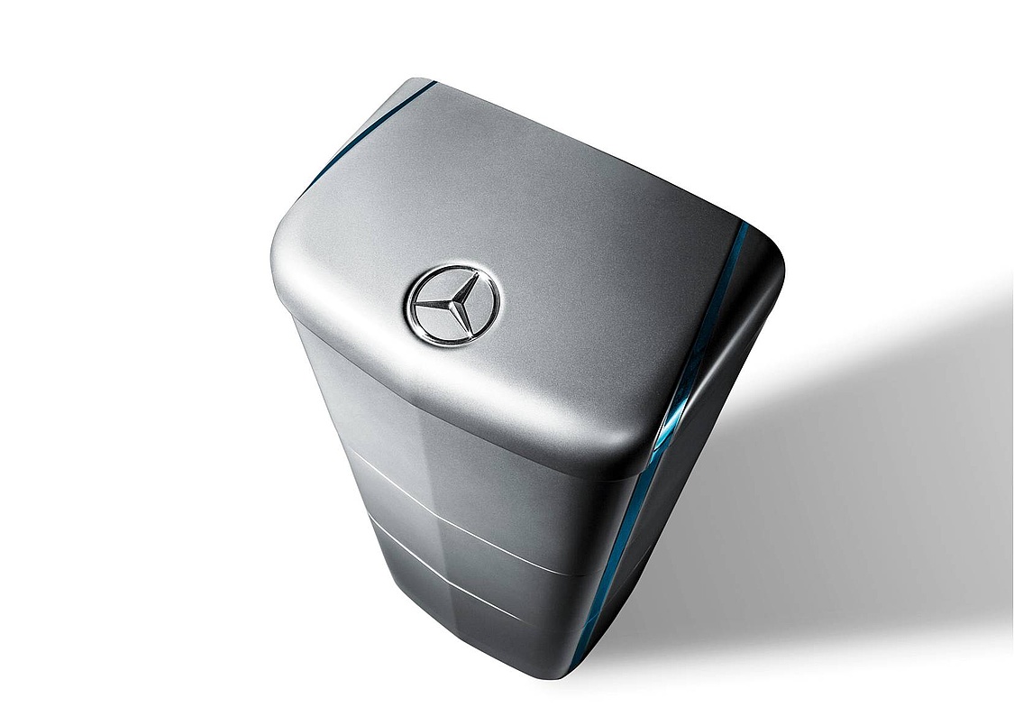 Der Mercedes-Benz Energiespeicher Home verfügt über eine Ladekapazität von 2,5 kWh und kann mit bis zu 7 weiteren Mercedes-Benz Stromspeichern kombiniert werden. (Foto: Daimler AG)