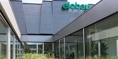 Das Bild zeigt den Innenhof der Produktionshalle von Elobau in Probstzella.