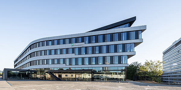 Kassel: Innovative Gebäudehülle mit Sonnenschutzglas für das Fraunhofer IEE