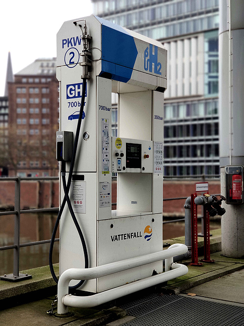 Wasserstofftankstelle in der Hamburger Hafencity für Brennstoffzellenbusse und Brennstoffzellenautos (Foto: energie-experten.org)