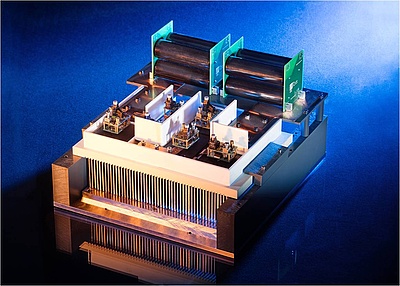 Der einphasige 20 kV Leistungsstack mit 15 kV SiC-MOSFETs, Treibern und anteiligen Zwischenkreiskondensatoren ermöglichen eine direkte Einspeisung in das 10 kV-Mittelspannungsverteilnetz. (Foto: Fraunhofer ISE)