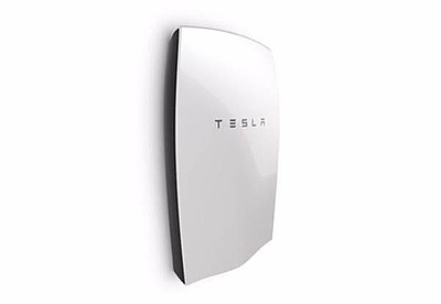 Die Tesla Powerwall Lithium-Ionen-Stromspeicher sind bereits in der 7 kWh-Variante ab 3000 Dollar erhältlich. (Foto: Lichtblick/ Tesla)
