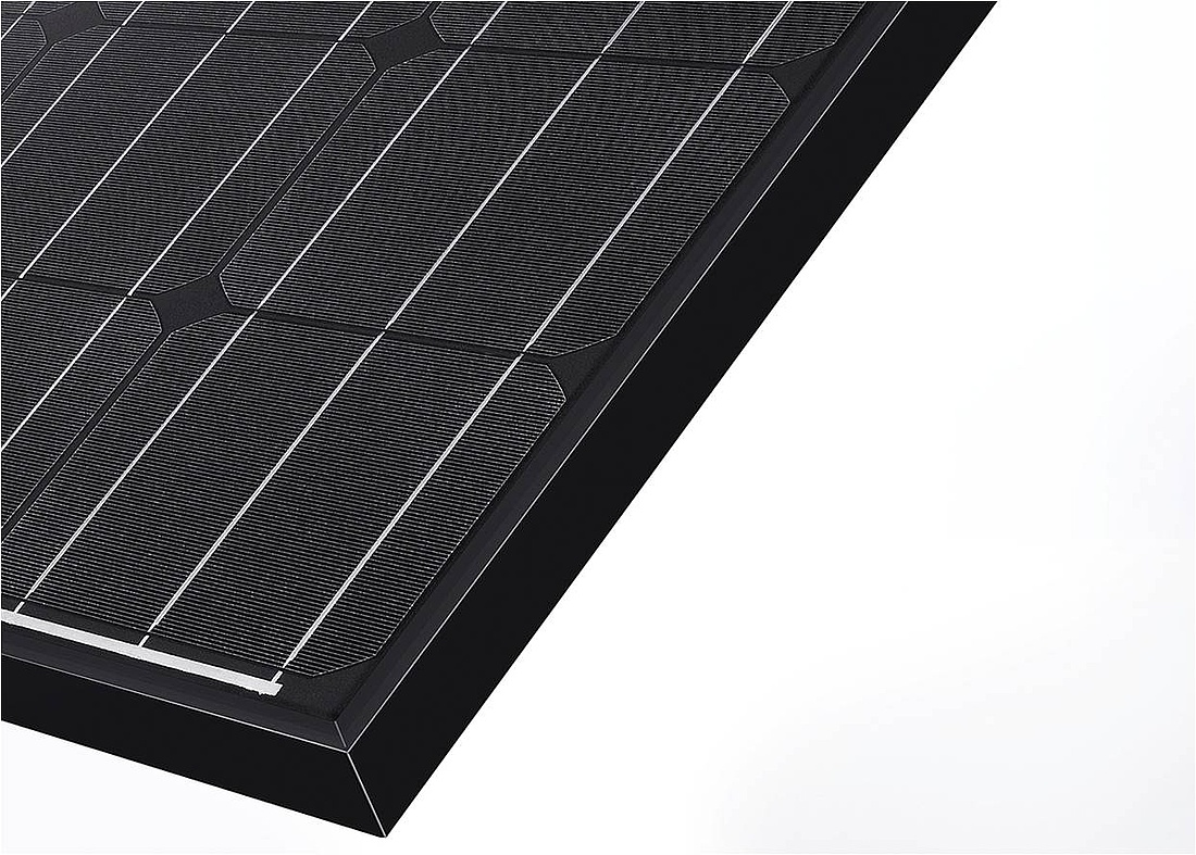 Das schwarze Solarmodul IBC MonoSol ZX Black ist besonders leistungsstark und langlebig. (Foto: IBC SOLAR)