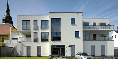 Das Bild zeigt das Wohn- und Geschäftshaus in Makranstädt.