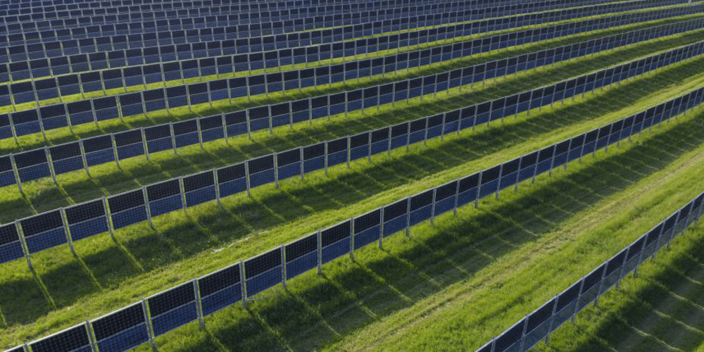 Das Bild zeigt den Solarpark in Donaueschingen.
