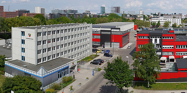 Das Bild zeigt das Hauptgebäude der Hamburger Stadtreinigung in Hamburg-Hammerbrook. 