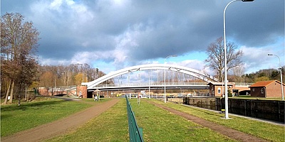 Das Bild zeigt die Kanalbrücke in Berkenthin.