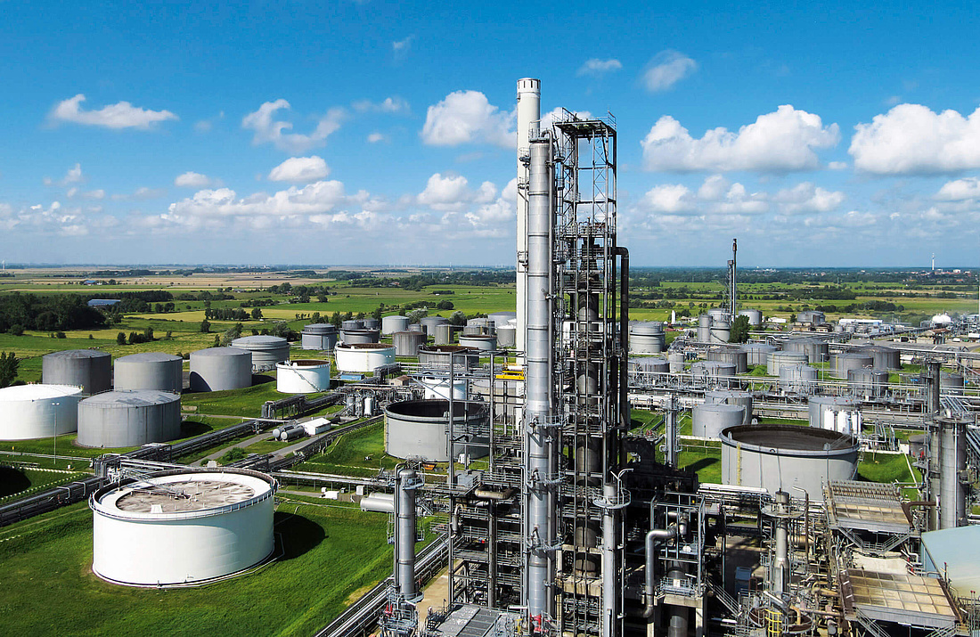 Blick aus der Vogelperspektive auf die Raffinerie im schleswig-holsteinischen Heide (Presse-Foto: Raffinerie Heide)
