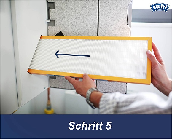 Schritt 5: Der neue Swirl® cleanAir Lüftungsfilter kann in die Lüftungsfilteranlage eingesetzt werden. (Foto: Melitta Europa GmbH & Co. KG)