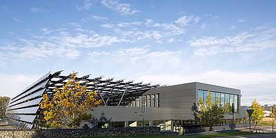 Das Bild zeigt den Neubau der elobau GmbH in Leutkirch im Allgäu.