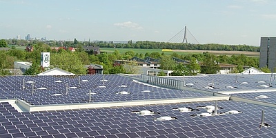 Hier sehen Sie die Solaranlage auf dem Forum II in Neuss