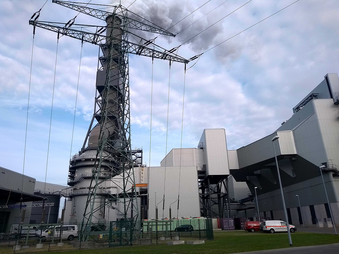 Von hier aus wurde der Strom des Kohlekraftwerks Moorburg in Hamburg in das Höchstspannungsnetz eingespeist. (Foto: energie-experten.org)