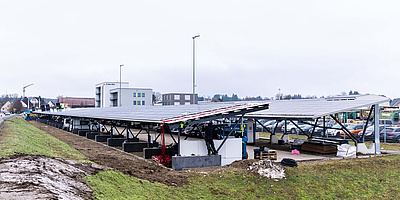 Bauarbeiten zum Solarcarport am Hauptsitz von Max Wild in Berkheim. (Foto: Max Wild GmbH)