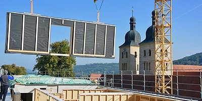 Das Bild zeigt den Bau des Hauses St. Wunibald