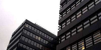 Das Bild zeigt das FleetOffice in Hamburg-Hammerbrook von außen.