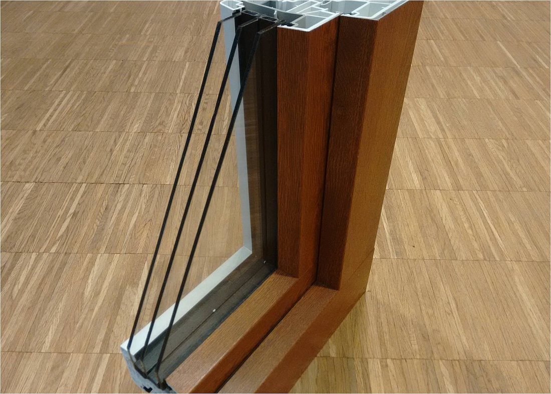 Das heute gebräuchliche Wärmeschutzfenster mit mehreren Scheiben basiert auf dem grundsätzlichen Prinzip des Doppelfensters, mit der Luft der Zwischenräume Wärme und Schall zu dämmen. (Foto: energie-experten.org)
