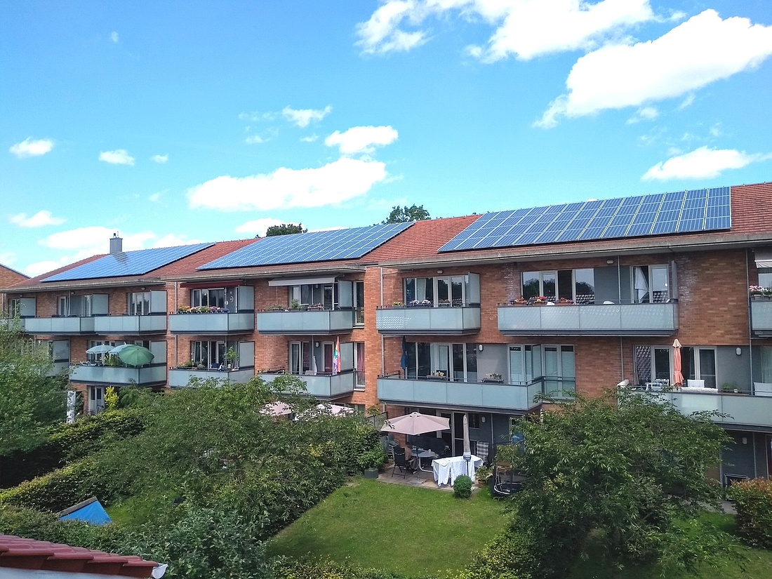 Blick auf die Dächer eines Mieterstrom-Projektes in Norddeutschland (Foto: energie-experten.org)