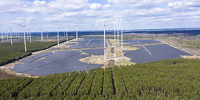 Das Bild zeigt den Solarpark Klettwitz