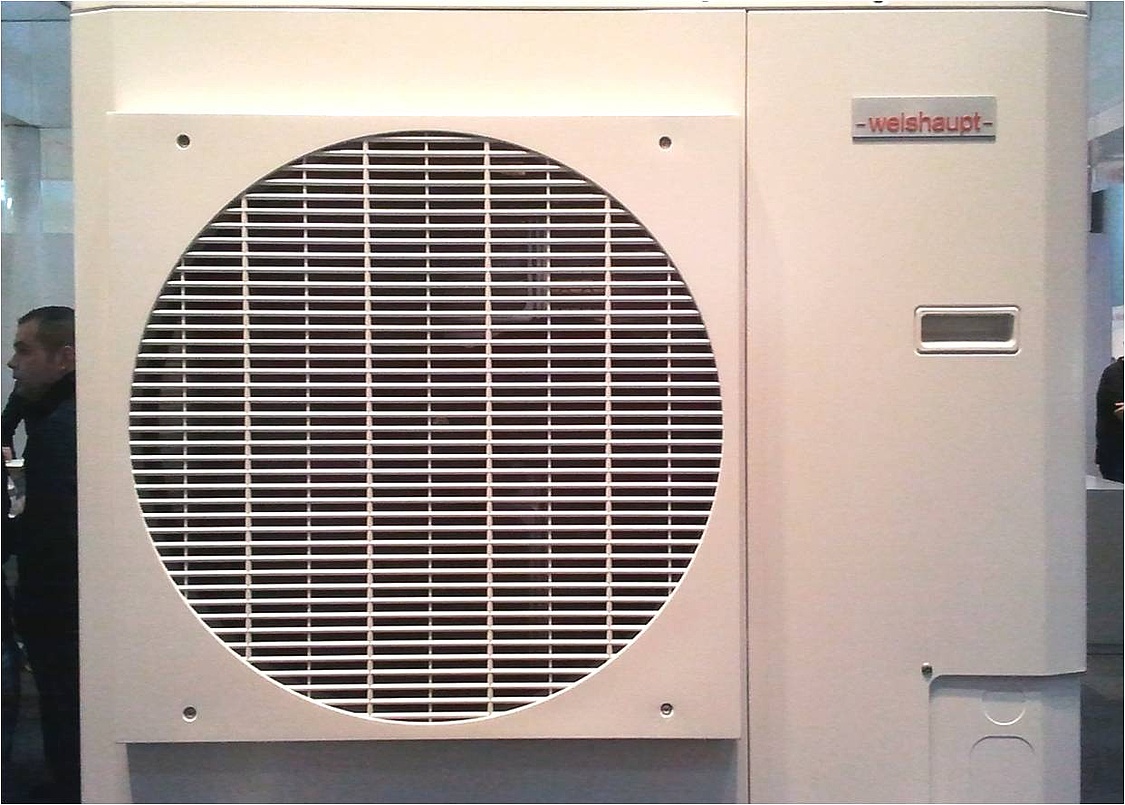 Lastmanagement mit Wärmepumpen in virtuellen Kraftwerken - hier: Luftwärmepumpe (Foto: energie-experten.org)