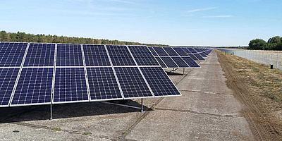 Das Bild zeigt einen Teil des Solarparks in Welzow.