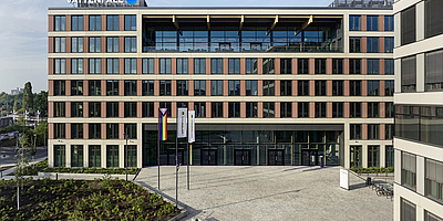 Das Bild zeigt die Vattenfall Deutschland-Zentrale in Berlin von außen.