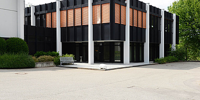 Hier sehen Sie das Bürogebäude der Max Weishaupt GmbH in Stuttgart