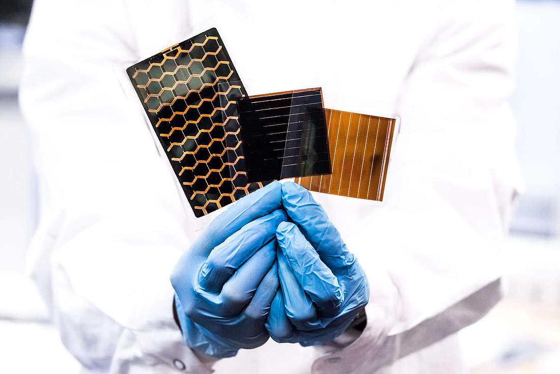 Saule Technologies ist weltweit der erste Anbieter von Photovoltaikzellen auf Basis von Perowskit. Ihre vielfältige Verarbeitung wie das Drucken auf unterschiedliche Substratoberflächen, einschließlich Folien oder Textilien, ermöglichen eine Vielzahl an Einsatzmöglichkeiten. (Foto: Saule Technologies)