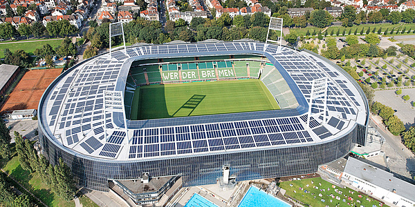 Hier sehen Sie eine Luftaufnahme des Weserstadions in Bremen