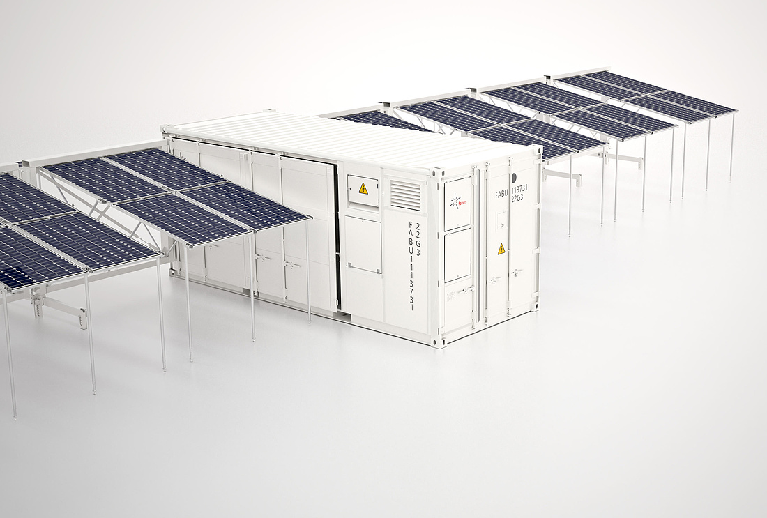 Der Batterie-Container von Faber Infrastructure wird mit Solarflügeln kombiniert, die vor Ort einfach ausgeklappt werden. (Copyright: Faber Infrastructure GmbH)