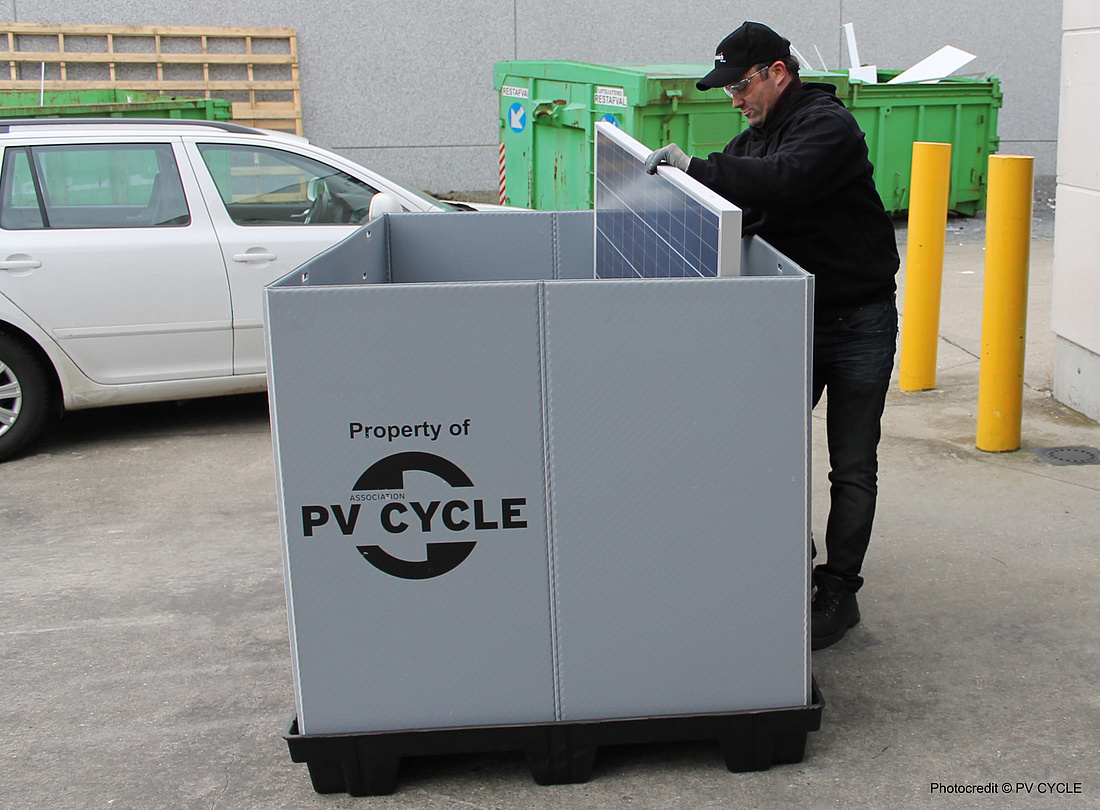 Je nach Zustand der Module sind unterschiedliche Behälter zur Verfügung zu stellen und zu transportieren. (Photo-Credit: PV Cycle)