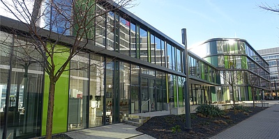 Das Bild zeigt das GIZ-Haus in Eschborn von außen.