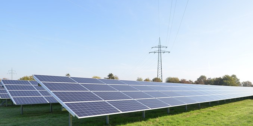 Das Bild zeigt den Solarpark in Doerverden.