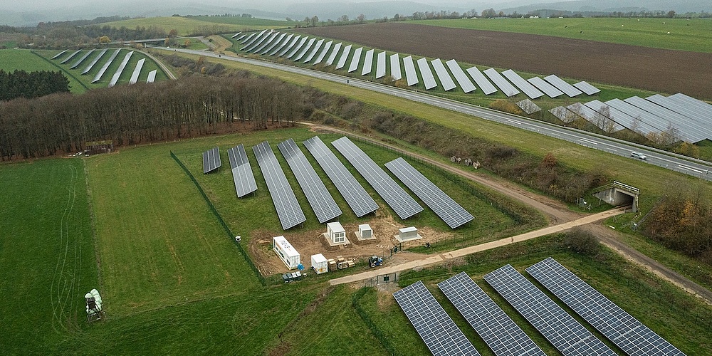 Das Bild zeigt den Solarpark in Brandscheid