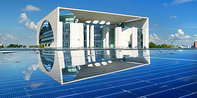 Hier sehen Sie die Solaranlage auf dem Bundeskanzleramt in Berlin