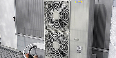 Hier sehen Sie die Luft-Wasser-Wärmepumpe der Roland Matzke GmbH