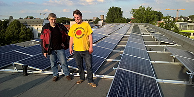 Hier sehen Sie die Solaranlage auf dem Dach des Handwerkshof in Hamburg-Ottensen