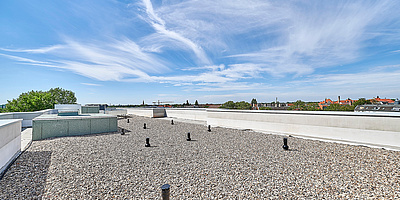 Hier sehen Sie das fertig gedämmte Dach der 66 Monkeys in Berlin-Pankow